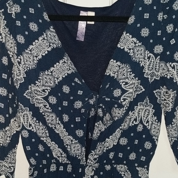 Romper - Picture 2 of 3